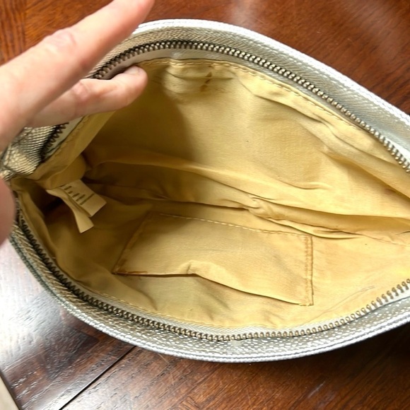 1990’s Statement Clutch w/Wrist Wrap, HEAVIER Piece, Silver Textured Back ,VTG - Picture 6 of 11